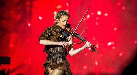 Lindsey Stirling performed for her Snow Waltz tour at The Broadmoor Arena in Colorado Springs, Colorado on November 30th, 2023. It was a truly beautiful show...